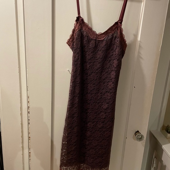 Purple lace slip dress - Picture 5 of 5